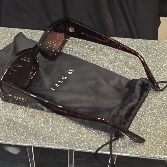 Diff Eyewear Kai Sunglasses- Dark Tortoise Brown Gradient - Picture 6 of 9